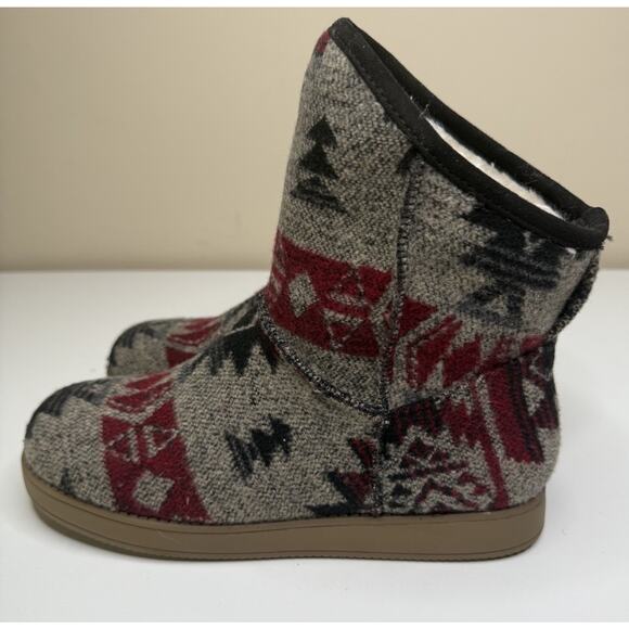 Indigo Rd. Aylee Boots Womens 9M Grey Aztec Print Fabric Faux Fur Pull On - Picture 1 of 8